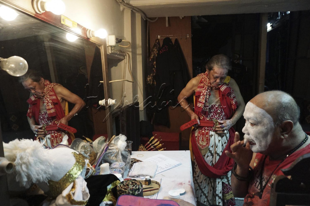 Tema sebuah pertunjukan Wayang Orang yang disajikan pun beragam, biasanya diambil dari cerita legenda atau sejarah Jawa yang dikisahkan dari Ramayana dan Mahabharata.<br />
&nbsp;
