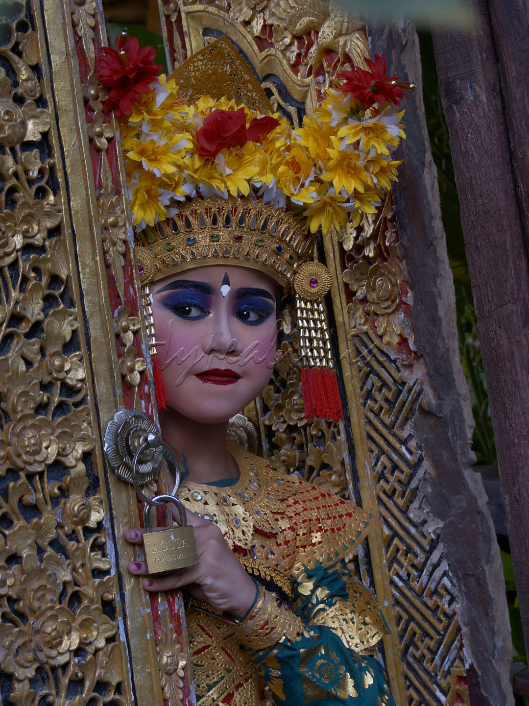 Potrait penari "Legong" sebelum pentas, legong merupakan tarian tradisional khas Bali