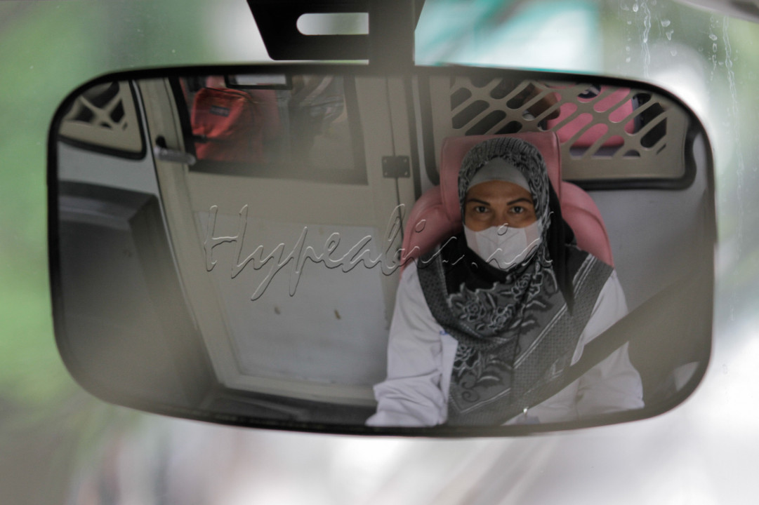 Bus bernuasa pink tersebut merupakan kendaraan umum yang diperuntukkan bagi penumpang khusus wanita.Yang tak kalah menarik adalah pengemudi bus ini merupakan seorang wanita.&nbsp;