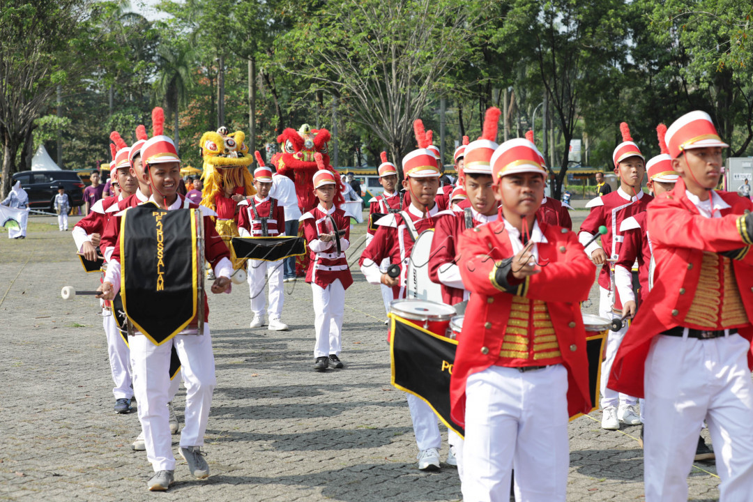 Agustus selalu menjadi bulan yang ditunggu-tunggu oleh masyarakat Indonesia. Pada bulan ini, proklamasi kemerdekaan Indonesia dikumandangkan oleh para founding fathers kita. Tepatnya, pada 17 Agustus 1945 oleh Ir. Soekarno.
<div>&nbsp;</div>