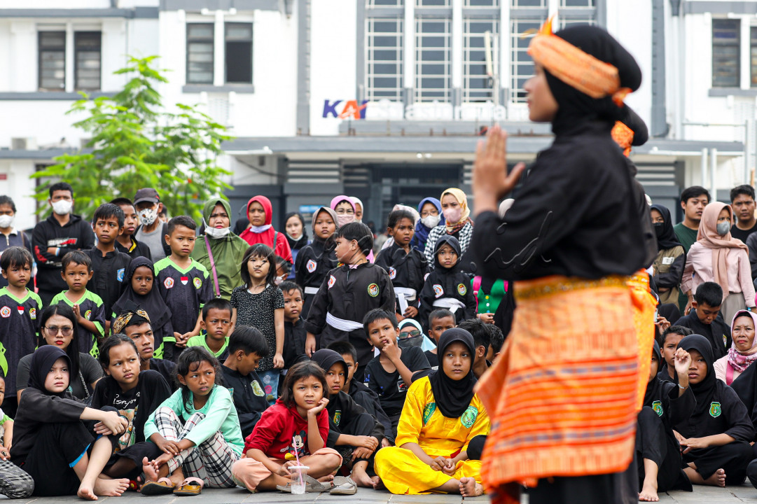 Tidak jarang pula bela diri tradisional khas Indonesia ini dipentaskan sebagai hiburan atau untuk promosi ke anekaragaman budaya Indonesia.
<div>&nbsp;</div>

<div>&nbsp;</div>