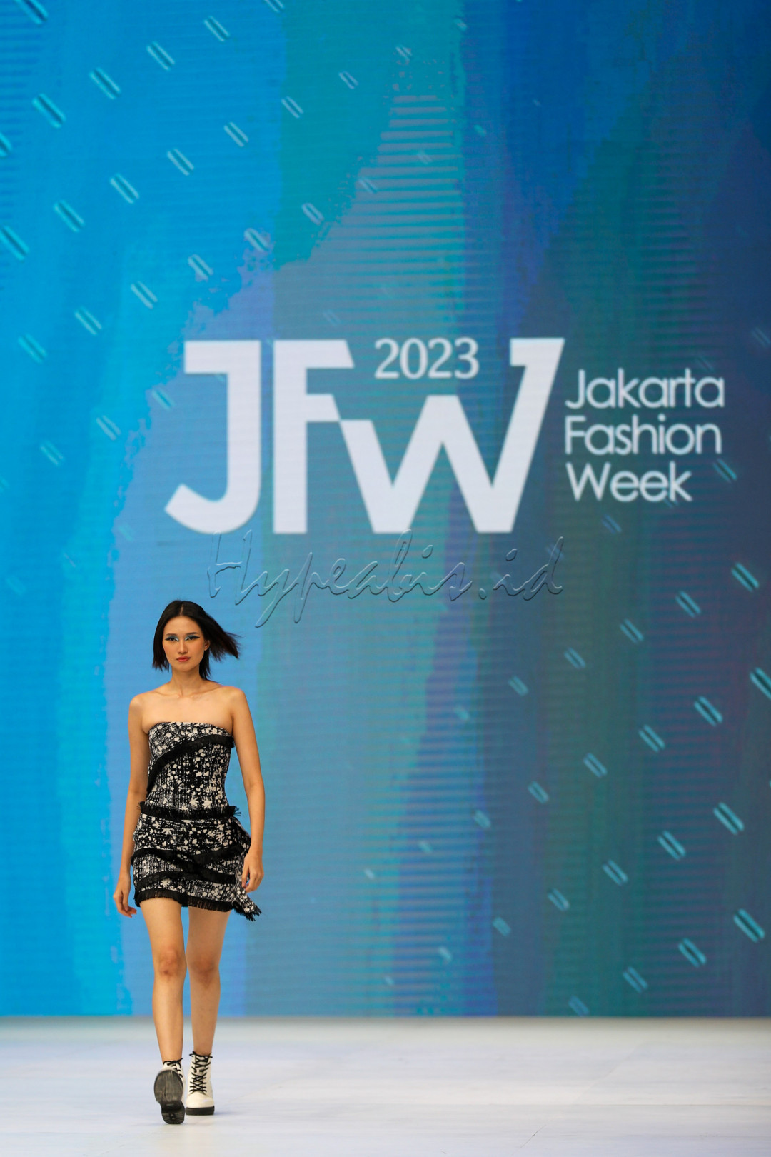 Saat ini, JFW 2023 kembali digelar dengan menghadirkan sebanyak 116 perancang mode.