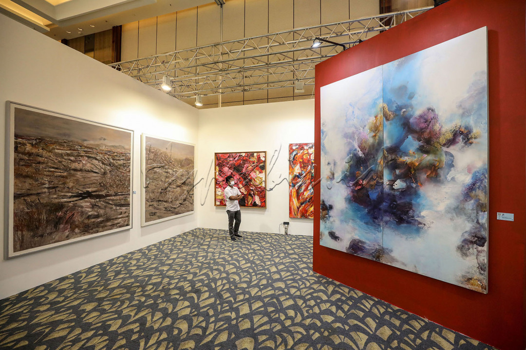 Ratusan karya seni dari 40 galeri seni lokal dan mancanegara ditampilkan dalam acara itu.<br />
<br />
&nbsp;