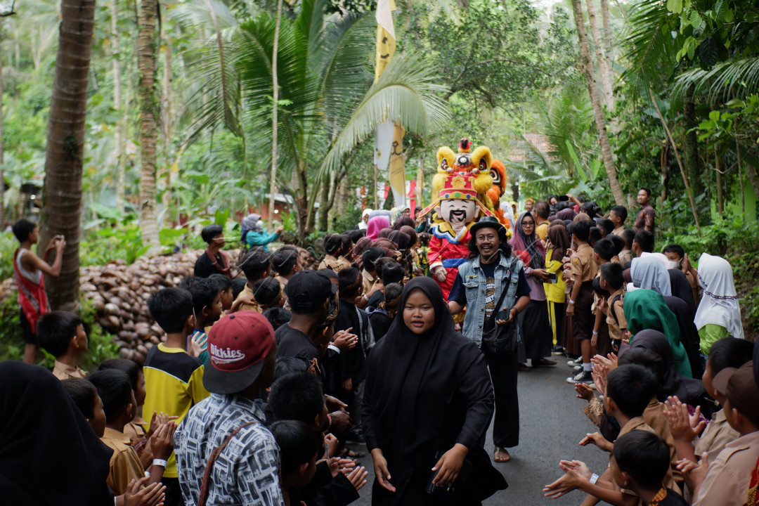 Indonesia kaya akan budaya dan keberagaman menunjukan bahwa kita patut menjaga itu semua.