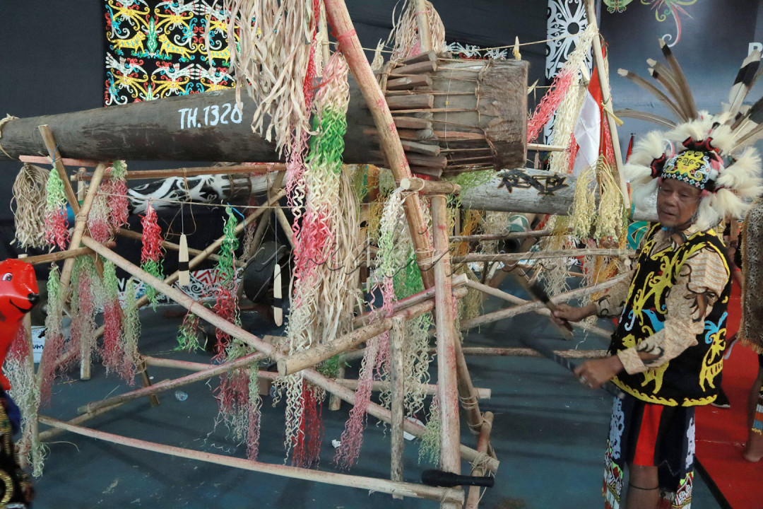 Alat musik Tufung yang berusia ratusan tahun ini ini merupakan alat musik tradisional yang dimiliki oleh suku Dayak kayan dan difungsikan ketika dalam acara tradisional.&nbsp;