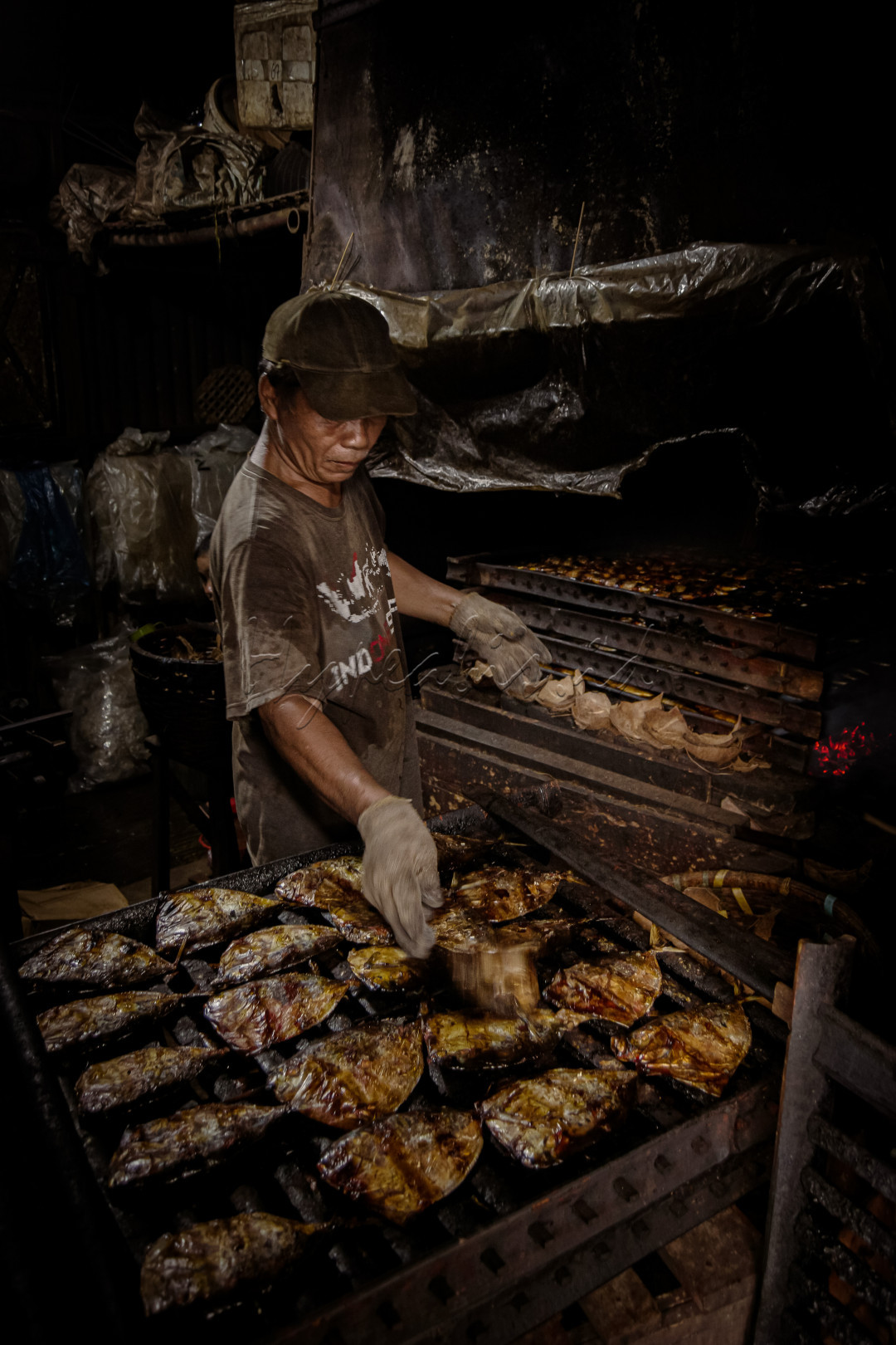 Ikan asap merupakan salah satu teknik pengawetan ikan menggunakan asap panas.&nbsp;