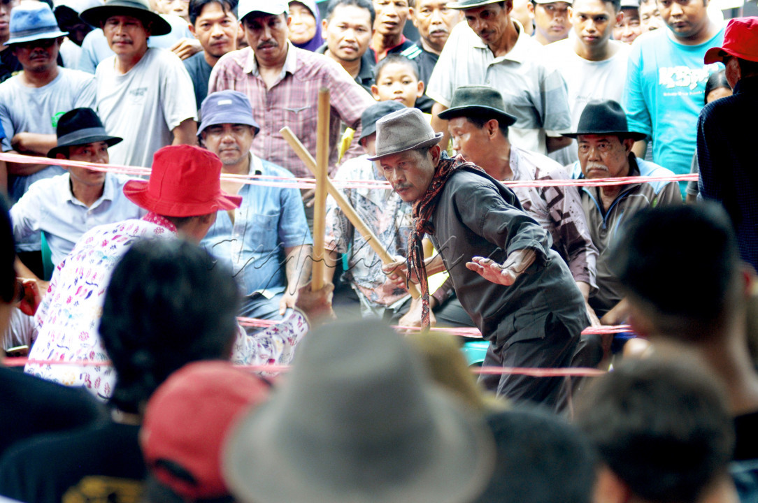 <a href="http://eni sampyong dulu sudah menjadi tradisi di desa tugu kecamatan sliyeg Indramayu setiap kegiatan sedekah bumi atau kegiatan budaya lainnya Dalam dekade hampir 20 tahun seni sampyong tidak lagi di perankan atau di lombakan dengan alasan penerus nya sudah tidak ada Kini di awal bulan menjemput masa tanam masyakatnya desa tersebut menghidukan lagi seni sampyong katanya seni ini jangan sampai punah karen sudah turun temurun dari dulu">http://eni sampyong dulu sudah menjadi tradisi di desa tugu kecamatan sliyeg Indramayu setiap kegiatan sedekah bumi atau kegiatan budaya lainnya Dalam dekade hampir 20 tahun seni sampyong tidak lagi di perankan atau di lombakan dengan alasan penerus nya sudah tidak ada Kini di awal bulan menjemput masa tanam masyakatnya desa tersebut menghidukan lagi seni sampyong katanya seni ini jangan sampai punah karen sudah turun temurun dari dulu</a>
