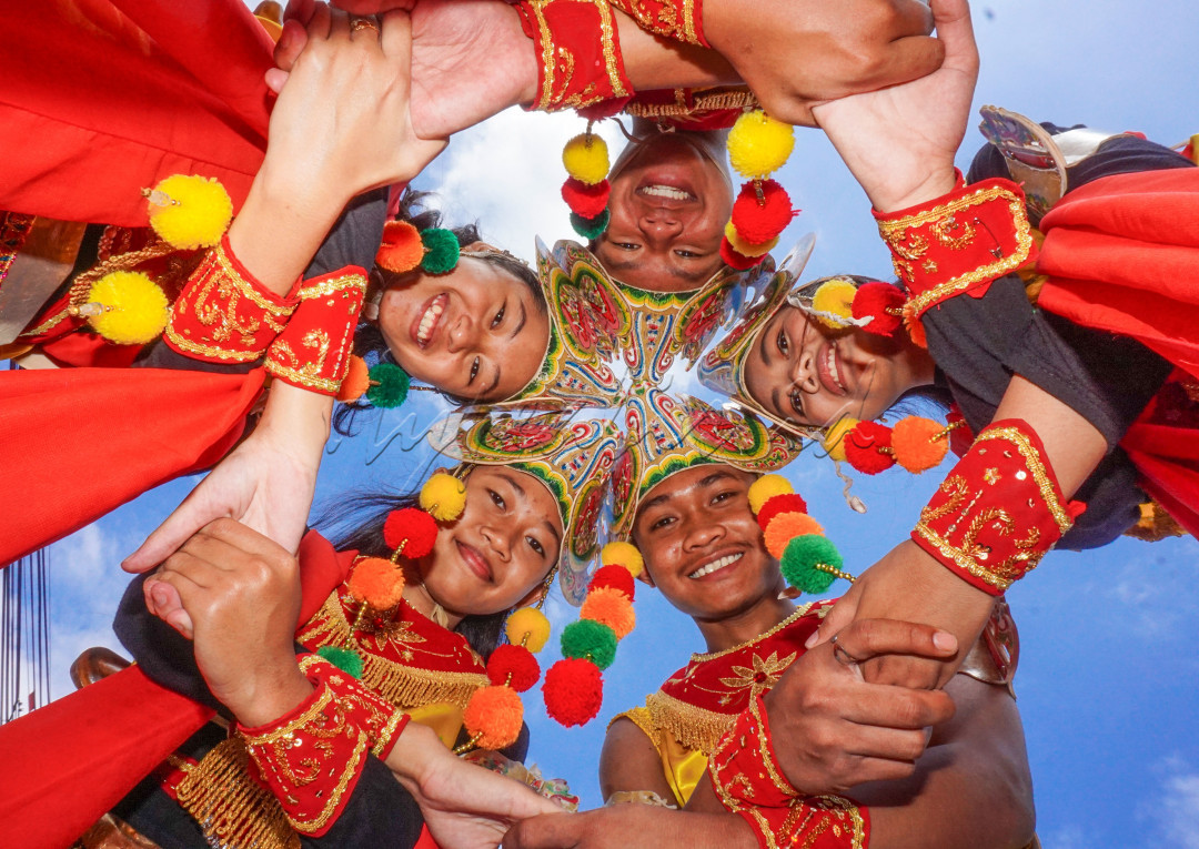 Peringatan Sumpah pemuda menjadi ajang pemuda dan Pemudi untuk mengenal Budaya dengan menari Grebeg Sabrang salah satu tarian dari Malang