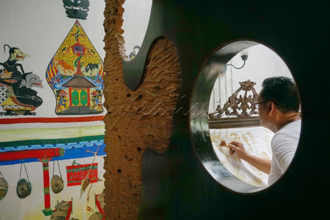 Prekonomian yang semakin membaik ditandai dengan mulai berproduksinya para pengrajin batik