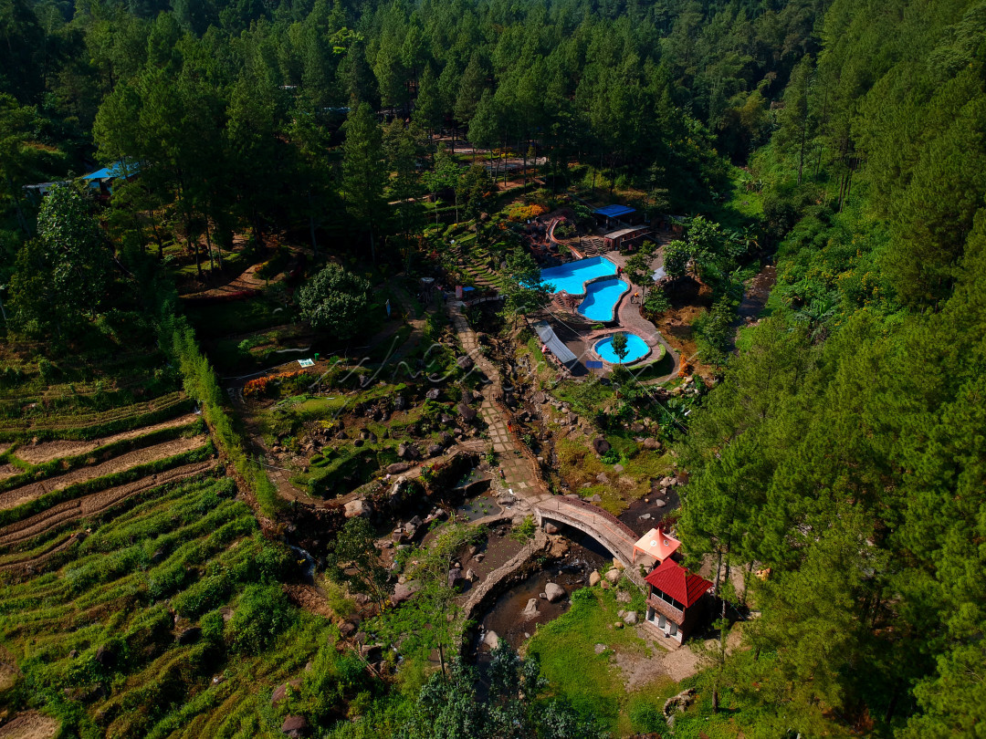 Berna De Valle Merupakan wisata alam di Kembang Belor pacet.&nbsp;