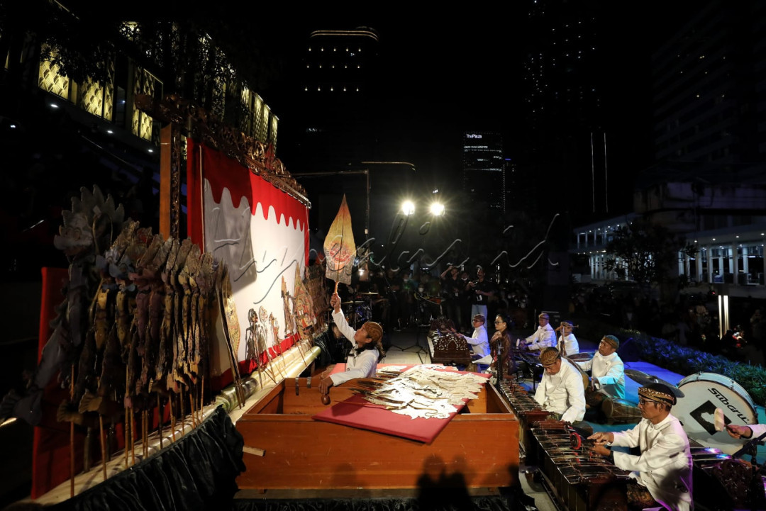 Wayang kulit adalah kesenian tradisional Indonesia yang telah diwariskan secara turun-temurun. Wayang kulit telah berkembang di Indonesia sebelum abad ke-11 hingga saat ini masih terus dilestarian.<br />
&nbsp;