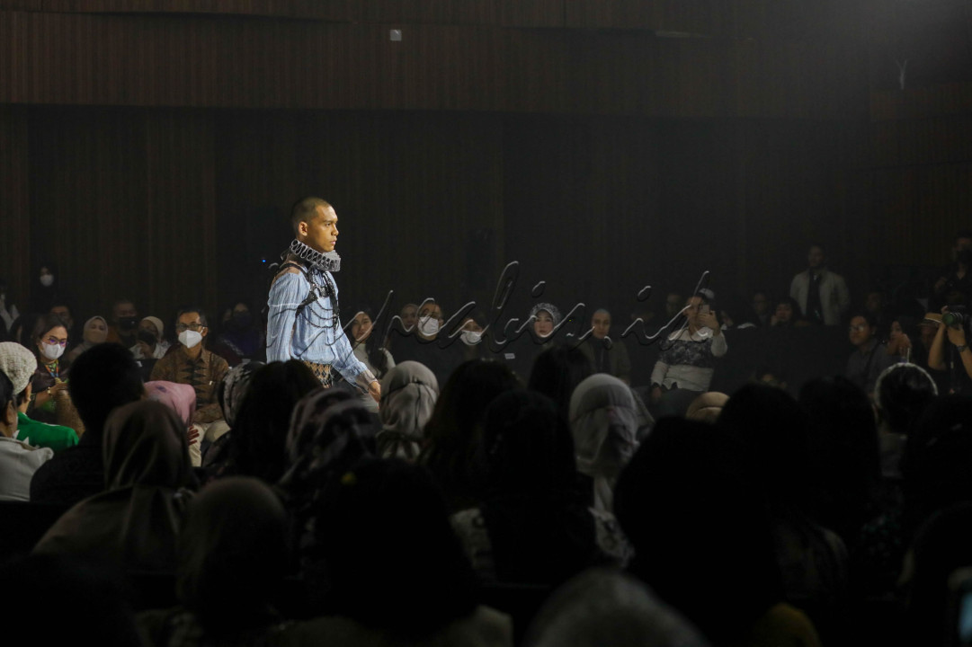 Koleksi busana yang ditampilkan di panggung JFT 2023 memperlihatkan fragmen perkembangan tren dan gaya busana Indonesia.&nbsp;