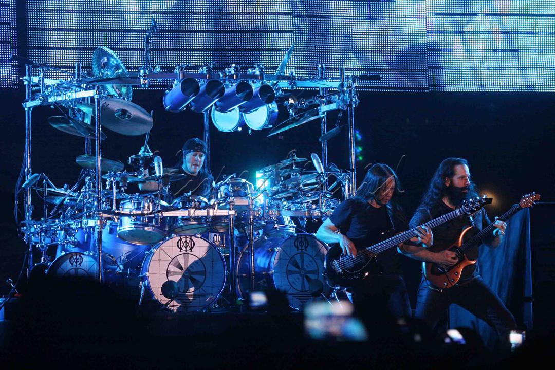 Didirikan oleh John Petrucci, John Myung, dan Mike Portnoy, saat mereka belajar di "Berklee College of Music" di Boston, Massachusetts.&nbsp;