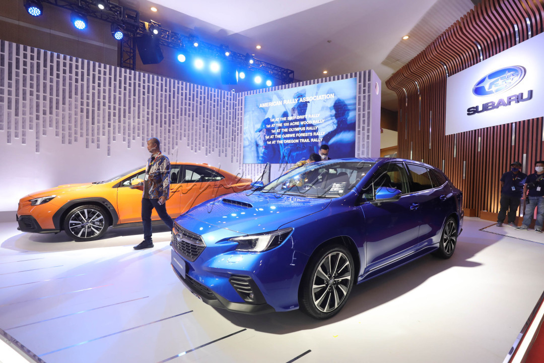 Subaru Indonesia merilis mobil yang menjadi ikon relinya, yakni New WRX sedan dan All New WRX Wagon.&nbsp;
<div>All New WRX dibekali mesin Boxer 2,4 liter turbo yang menghasilkan tenaga 275 PS dan torsi 350 Nm. Tersedia dua tipe transmisi, yakni manual 6 kecepatan dan otomatis 8 kecepatan Subaru Performance Transmission (SPT), dengan konfigurasi sistem penggerak empat roda.</div>