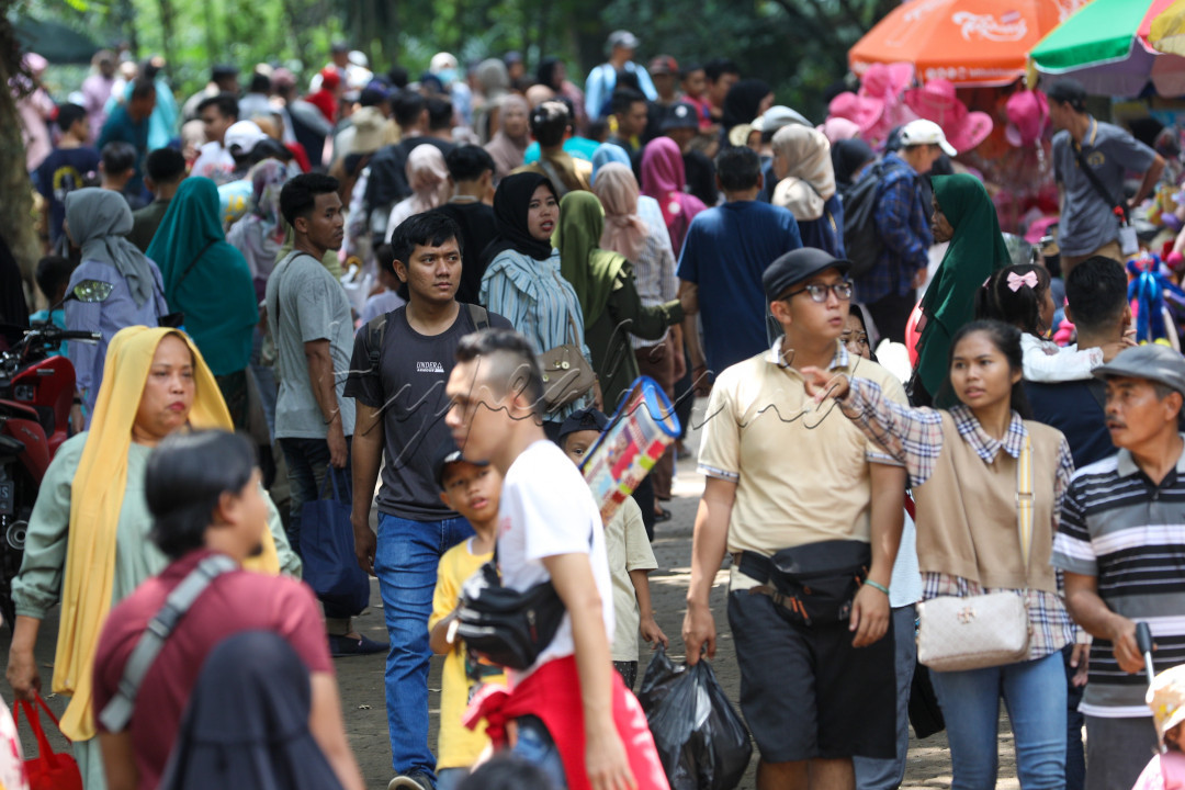 Taman Margasatwa Ragunan yang berlokasi di Jakarta Selatan, merupakan salah satu tempat favorit warga Jabodetabek untuk menikmati libur.