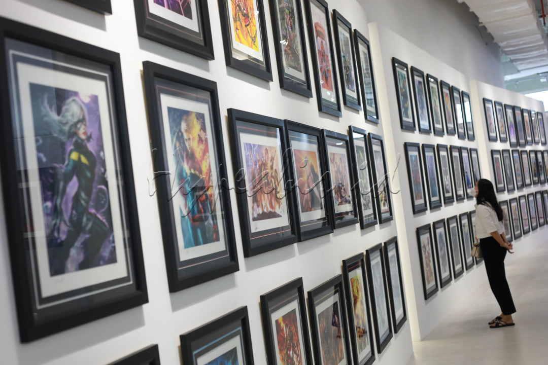 Para kolektor tak hanya bisa membeli koleksi yang sudah terpajang di galeri, tapi juga dapat melakukan sistem pre-order untuk koleksi yang dinginkan. Dengan harga items yang dibandrol antara 5 juta hingga 300 juta, Statue4Heroes Gallery menyasar customer berumur 30-60 tahun yang rela merogoh kocek cukup besar untuk hobi ini.&nbsp;