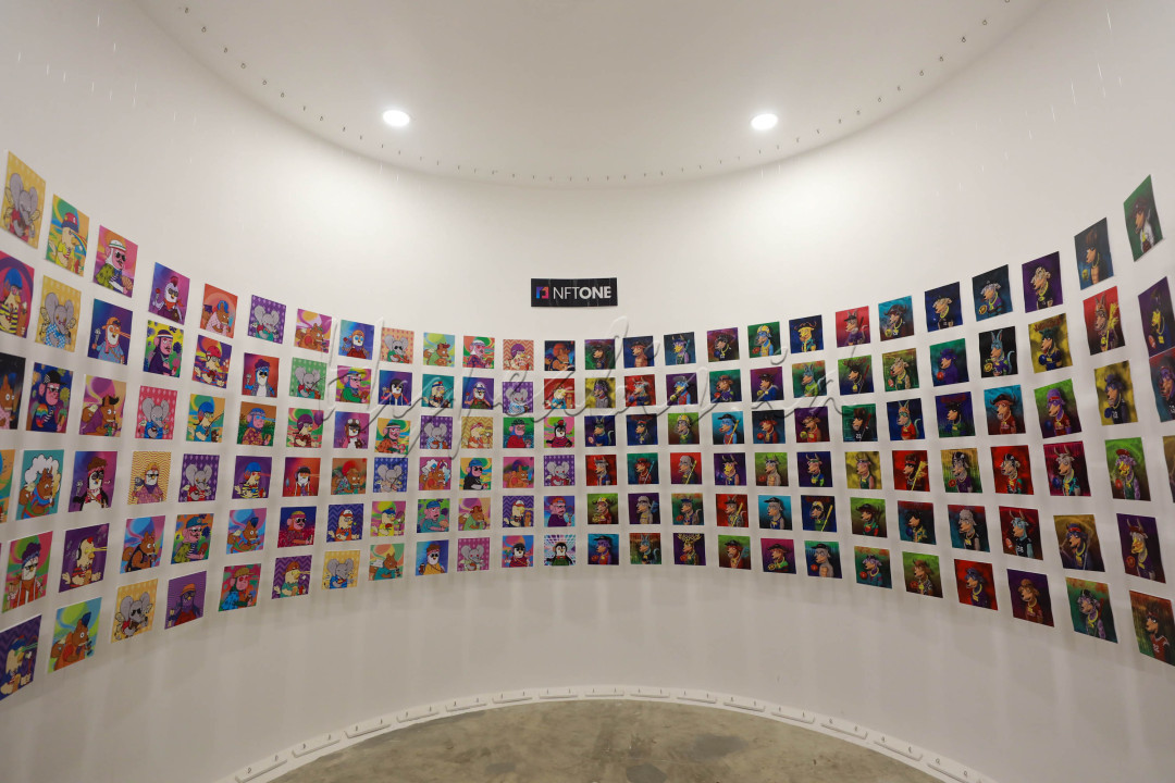 Dalam pameran tersebut menampilkan karya dua seniman, Toenkierz dan Def8.&nbsp;