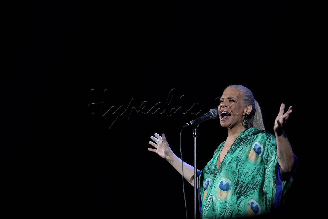 Dalam penampilannya Patti Austin membawakan sejumlah lagu hitsnya seperti Smoke Gets in Your Eyes, Baby Come To Me dan How Do You Keep.&nbsp;<br />
&nbsp;