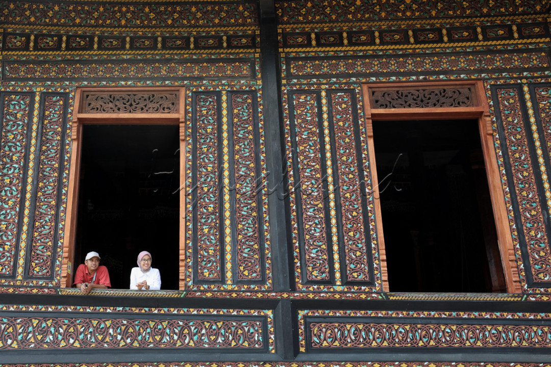 Istana Pagaruyung atau yang bernama resmi Rumah Gadang Istana Basa Pagaruyung merupakan salah satu istana kerajaan di masa lampau yang masih bisa dinikmati di masa kini.<br />
<br />
&nbsp;