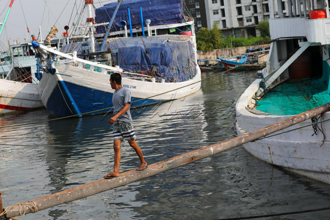 Selama periode VOC, Pelabuhan Sunda Kelapa menjadi salah satu pelabuhan tersibuk di Asia Tenggara. Kapal-kapal Belanda dan kapal-kapal asing lainnya datang untuk berdagang, memuat dan membongkar muatan, dan melakukan transaksi bisnis.&nbsp;