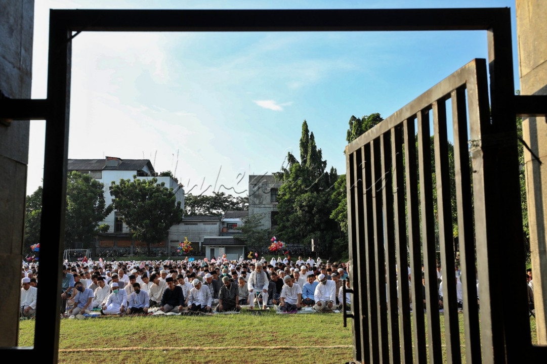 Hari Raya&nbsp;Idul Adha&nbsp;jatuh pada tanggal 10 Dzulhijjah setiap tahunnya. Saat Idul Adha tiba, seluruh umat muslim di berbagai belahan dunia akan melakukan ibadah penyembelihan hewan kurban seperti kambing, sapi, domba hingga unta.