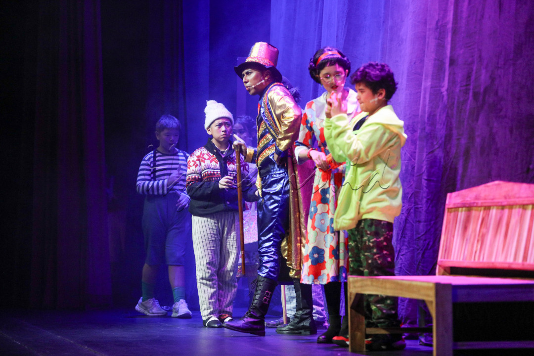 <font style="vertical-align: inherit;"><font style="vertical-align: inherit;">Pentas drama ini digelar sebagai bagian dari kampanye sosial untuk meningkatkan kesadaran mengenai Performing Arts khususnya di bidang musical.</font></font>