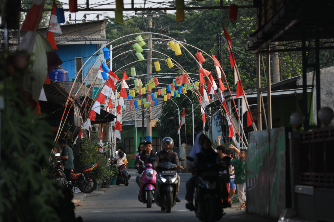 Selain itu, biasanya menjelang hari Kemerdekaan RI juga dimeriahkan dengan berbagai lomba.
<div>&nbsp;</div>