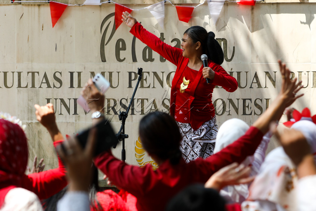 Komunitas Bakul Budaya Fakultas Ilmu Budaya Universitas Indonesia (FIB UI) menggelar Lomba Kreasi Merah Putih untuk memeriahkan HUT Ke-78 Republik Indonesia.