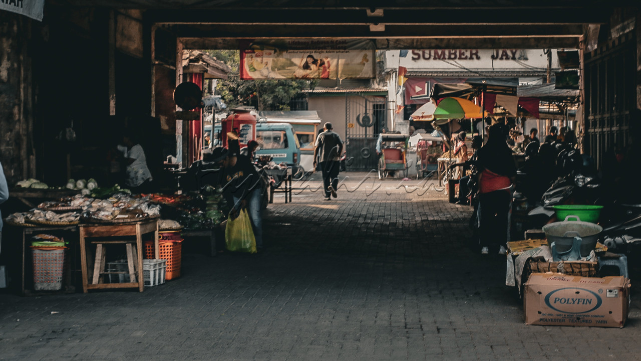 pasar wage adalah pasar tradisional terbesar tepatnya di Purwokerto&nbsp;