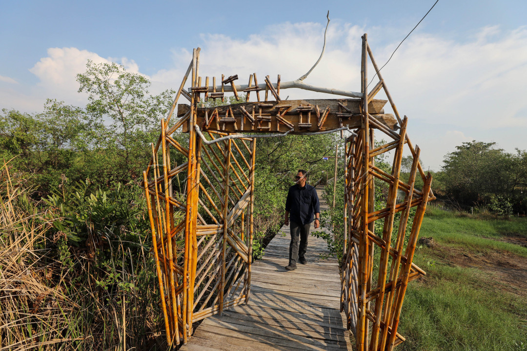 <br />
Ekowisata Mangrove Mulyo Asri merupakan pilihan menarik untuk dikunjungi saat akhir pekan tiba. Dengan harga tiket yang terjangkau, pengunjung bisa menikmati wisata sambil belajar tentang pentingnya menanam mangrove.&nbsp;