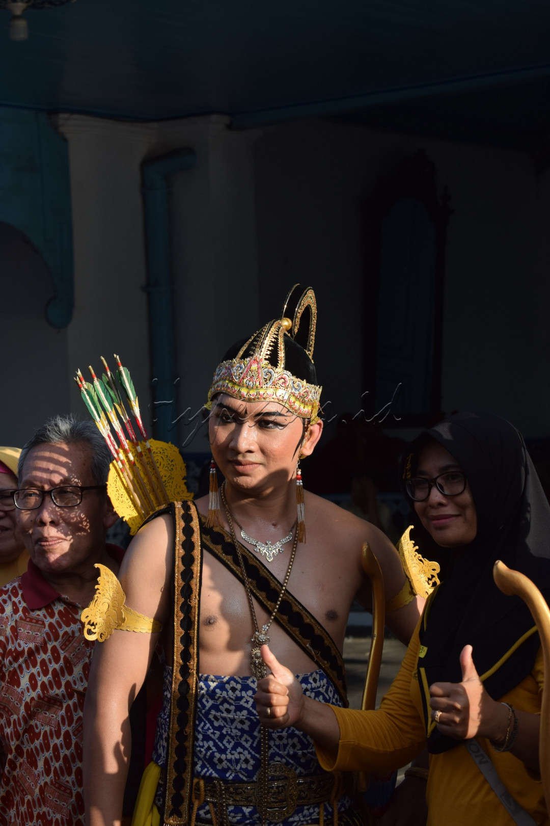 Pertunjukan kesenian prajurit Keraton Kasunanan Surakarta setiap hari Sabtu di depan Keraton&nbsp;