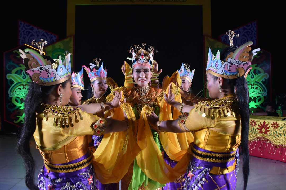 Penari radab rahayu