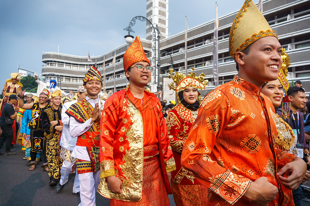 Hypeabis Parade Budaya Nasional saat Asia Africa Festival Kota Bandung