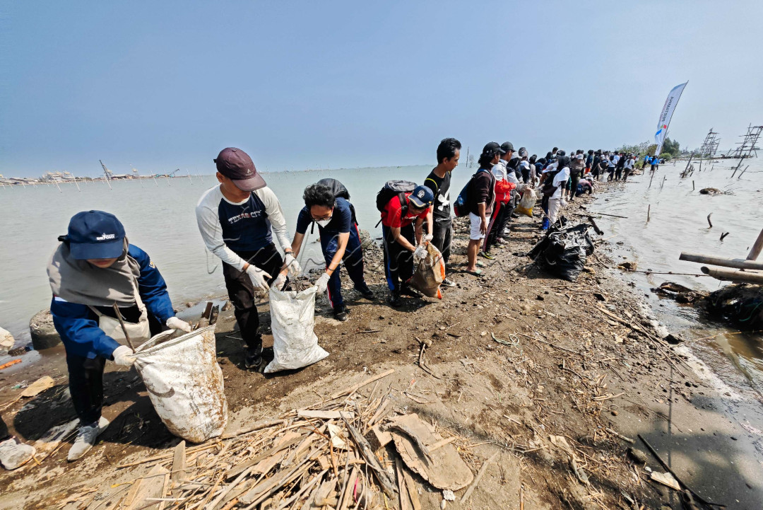 Coastal Clean Up ( 2/9/2023 )<br />
kali ini menggandeng Pandawara Group, influencer sekaligus content creator yang aktif dan mempunyai pengaruh sangat luas di media sosial dalam berbagai isu/event pembersihan lingkungan secara massal dari sampah di pesisir kampung nelayan tambakrejo,tanjungmas semarang.<br />
&nbsp;