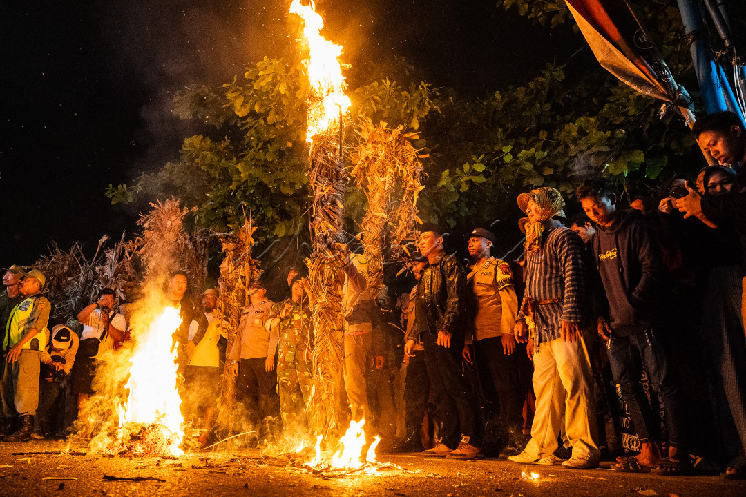 Festival Perang Obor 2023 di Jepara
