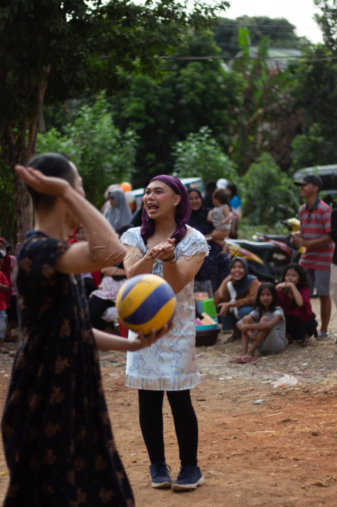 Lomba merias wajah dalam rangkaian kegiatan HUT RI ke 78 dan bermain volly