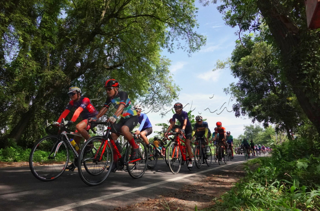 Komunitas olahraga sepeda makin menjamur, banyak jenis komunitas sepeda saat ini. Komunitas road bike salah satu jenis olahraga sepeda yang sedang populer di Indonesia