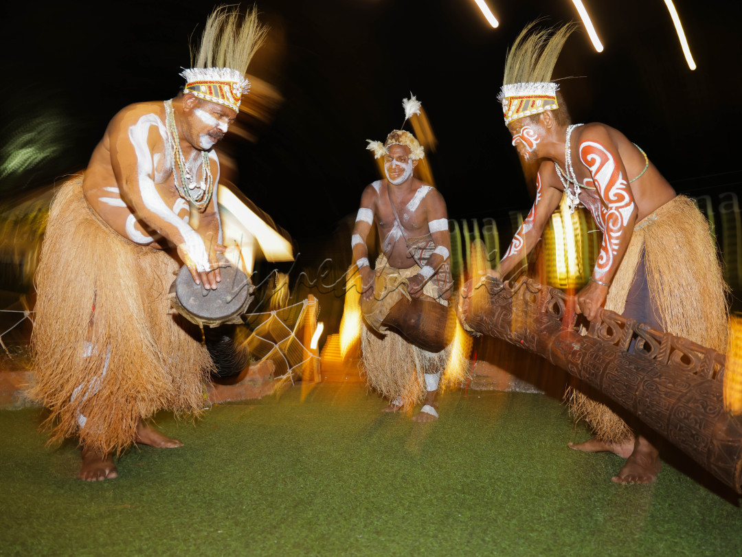 Papua dancing