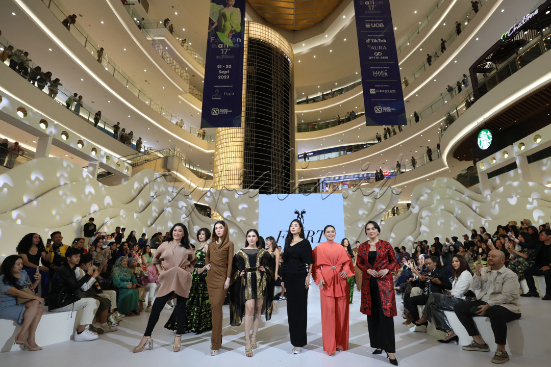 Kegiatan ini diharapkan dapat memberikan wadah bagi para desainer Indonesia untuk unjuk karya lewat Fashion Show.