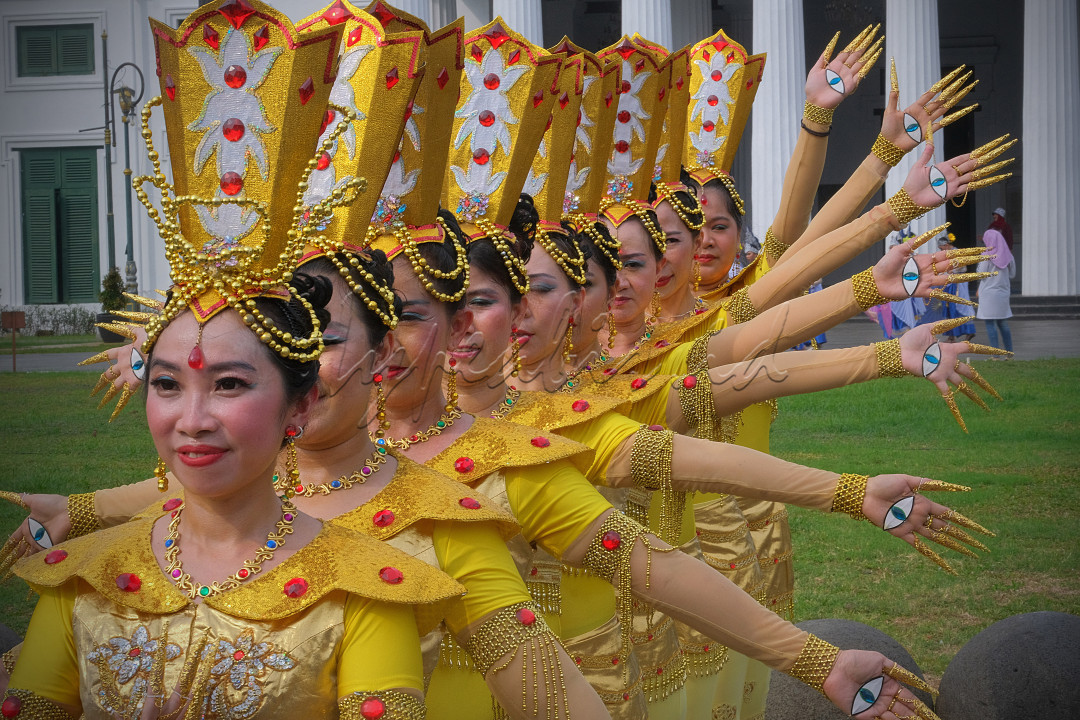 Tarian Dewi tangan seribu yang memukau penonton dalam acara World Dance day yang diselenggarakan di Kota Tua pada bulan Mei lalu