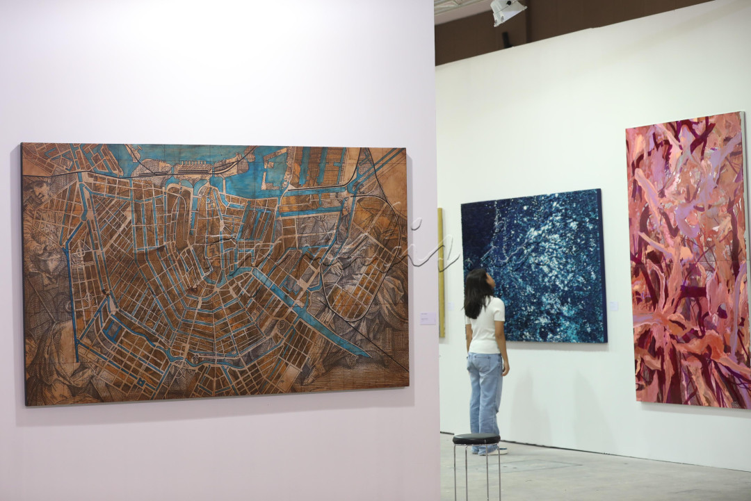 Terdapat 68 galeri yang berpartisipasi meramaikan. Dari Indonesia ada 40 galeri seni dan sebanyak 28 galeri Mancanegara mengusung karya terbaru seniman mereka.