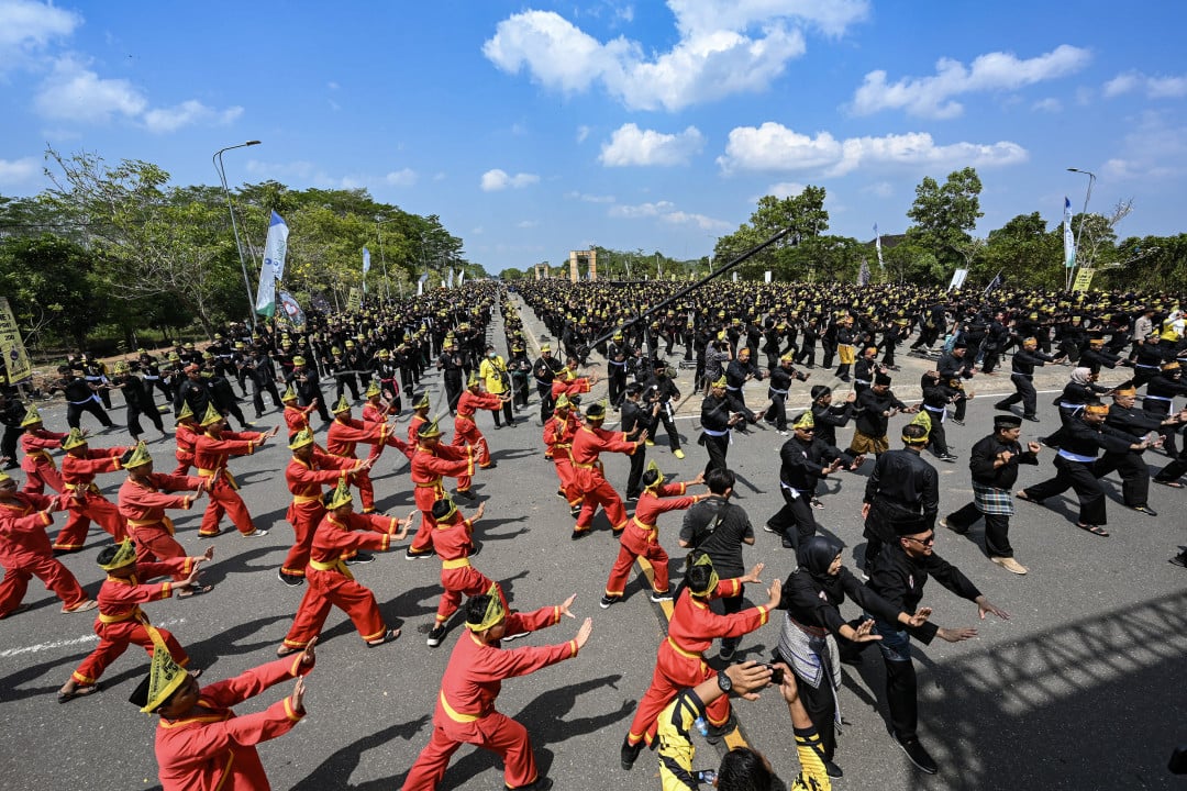 Pemecahan Rekor Muri&nbsp; (Mungkin Dunia) 10.000 pencak silat ikut serta