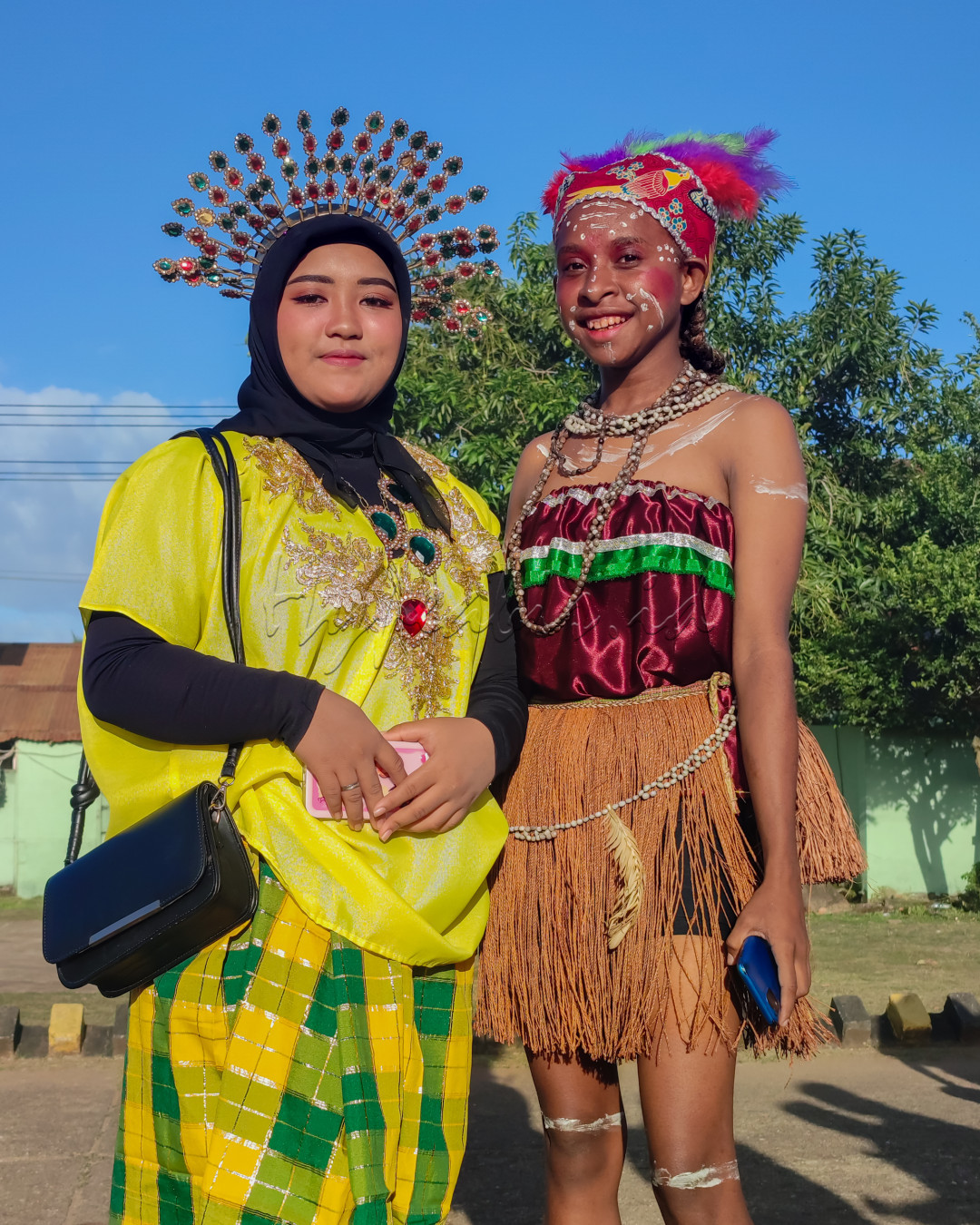 Putri Sulawesi dan Putri Papua Dalam Kekuatan Ke Bhinneka an Indonesia????????