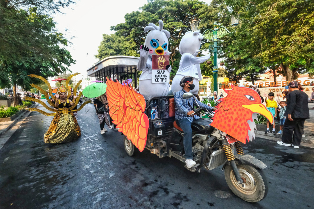 Berbagai acara baik formal maupun non formal berbalut budaya dan tradisi digelar menjelang pelaksanaan pemilu untuk mengingatkan para pemilih menggunakan hak politik nya dengan datang ke TPS memberikan suaranya