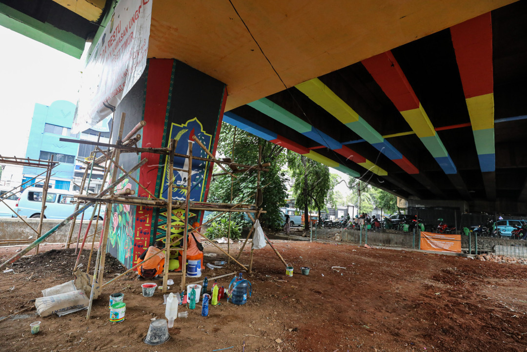 Beberapa fasilitas umum di Jakarta disulap menjadi kawasan unggulan, salah satunya di kawasan kolong jalan layang Tebet. Penataan ini dilakukan untuk memperindah dan menghilangkan kesan kumuh pada area publik.<br />
&nbsp;