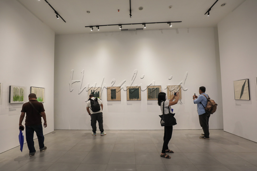 Pameran tersebut sebagai bagian dari Year of Culture Qatar-Indonesia 2023 yang diselenggarakan pada 25 November hingga 16 Desember 2023 di Galeri Emiria Soenassa TIM.