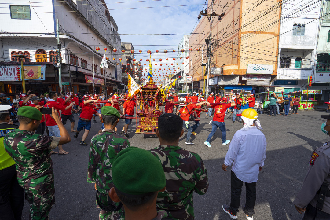 Festival Bakar Tongkang Di Bagansiapi-api, Rokan Hilir, Riau merupakan salah satu festival budaya yang mendunia, berbagai wisatawan domestik dan mancanegara tumpah ruah datang untuk menyaksikan secara langsung.