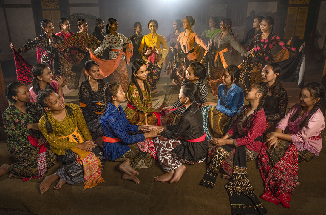 salah satu sanggar tari yang tetap eksis di atas gempuran budaya barat , mereka selalu rutin latihan untuk pentas di acara acara kebudayaan