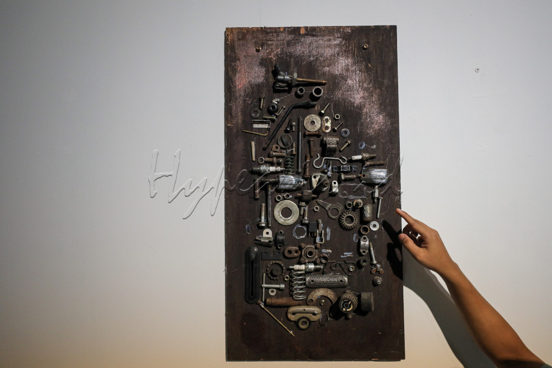 Pameran ini menampilkan deretan motor legendaris yang telah mengalami modifikasi (custom) antara rentang waktu 1998 hingga 2023.