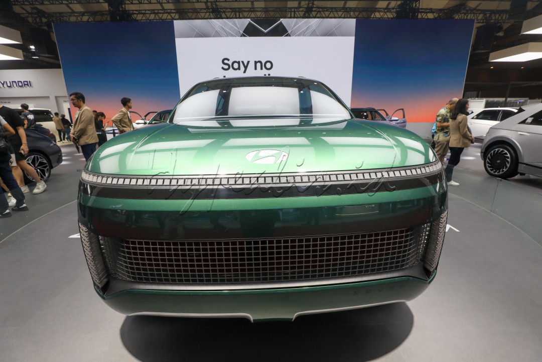 Dalam pameran ini PT Hyundai Motors Indonesia (HMID) memboyong Hyundai Seven Concept yang mengusung body style SUV dengan dimensi besar serta didukung teknologi EV modern.
